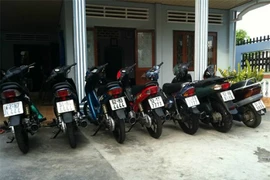 Xe máy biển tứ quý rầm rầm hội ngộ ở Long An