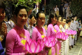 Phật tử Thủ đô rước Xá lợi Phật mừng Phật đản