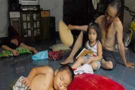 Sôi sục vì “anh” Điện mất... giữa trời nắng nóng