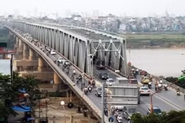 Cấm ôtô qua cầu Chương Dương để thử tải