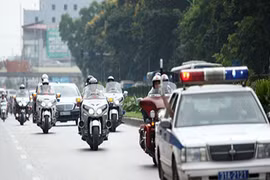 Đoàn xe hộ tống Nick Vujicic ở Thủ đô... “vô tội“