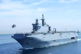 Chiến hạm “khủng” nhất của Pháp đến Việt Nam