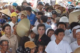 Người dân khóc nghẹn tiễn đưa Phó chủ tịch tỉnh Quảng Nam