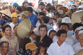 Người dân khóc nghẹn tiễn đưa Phó chủ tịch tỉnh Quảng Nam