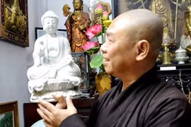 Nhà sư sống với 200 pho tượng Phật cổ quý hiếm