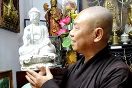 Nhà sư sống với 200 pho tượng Phật cổ quý hiếm