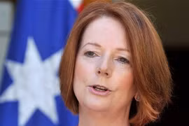 Học sinh ném bánh sandwich vào nữ Thủ tướng Australia