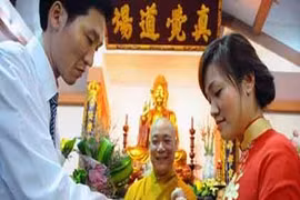 Giới trẻ Hà thành “theo nhau” cưới tại chùa