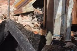 Đốt nhà “ra tro” vì không được bán nhà cưới vợ