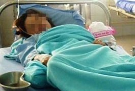 Hai thiếu nữ uống thuốc sâu tự tử trong nghĩa địa