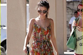 Sao ngoại tuần qua dạo gì xuống phố (P6)