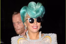 Những kiểu tóc khiến con nít “khóc thét” của Sao