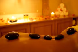 Thư giãn với đá nóng