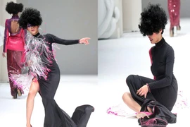 Những pha “vồ ếch” nổi tiếng sàn catwalk