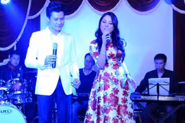 Thanh Thảo rực rỡ đầm hoa, Quang Dũng bảnh bao vest trắng 