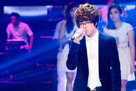 Bùi Anh Tuấn vẫn “một màu” phong cách đêm bán kết