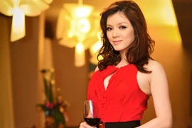 Diện đồ dưới nghìn đô, Lý Nhã Kỳ vẫn sang