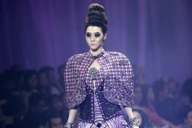 NTK Công Trí tạo ấn tượng đẹp với BST “Nấm” tại DFS 11