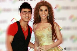 Khanh Chi Lâm đẹp lạ với tóc xù