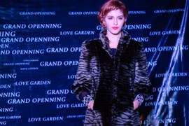 Andrea, Hà Phương xuất hiện trong BST mới của KB