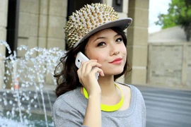 Thái Trinh xinh lạ với style đinh tán 