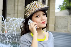 Thái Trinh xinh lạ với style đinh tán 