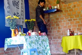 Thầy giáo “hot boy” cắt nghĩa chuyện tự tử “trời ơi”