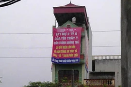 Độc chiêu khủng bố con nợ “có 1 không 2“