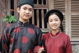 20 năm tìm kiếm “Quốc phục”... ra sao?