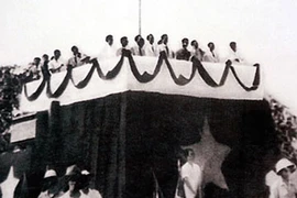 Vì sao muốn quay lại tên nước “Việt Nam Dân chủ Cộng hòa“?