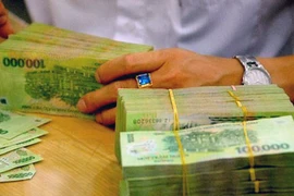 Thu nhập ngoài lương: “Phong bì đi họp là con số nhỏ“