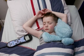 Gường rung lắc cứu bé 6 tuổi