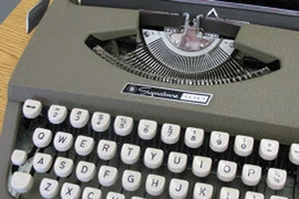 Nga mua máy chữ cho Putin vì sợ rò rỉ thông tin