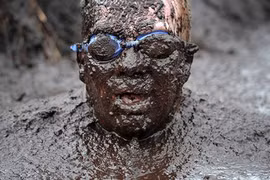 Ngập ngụa trong bùn chống ung thư