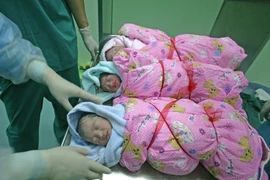 Cận cảnh một ca sinh 3 kỳ diệu