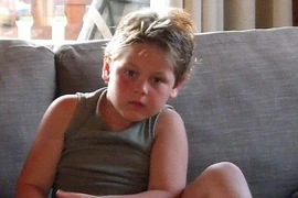 U to bằng quả bóng đá trong dạ dày bé 5 tuổi