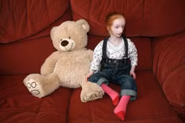 Cuộc sống của bé “tí hon” 5 tuổi nặng 4kg