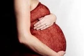 Vì sao thai mới hơn 4 tháng đã... mở tử cung?