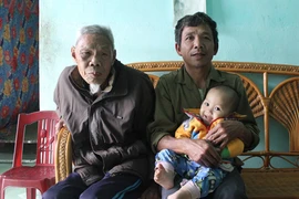 Khóc cười “tứ đại đồng đường“: Mong có 3 cái ti vi 