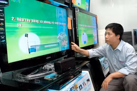 Không nên mở ti vi màu quá sáng 