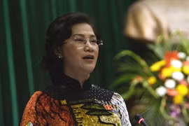 Bộ trưởng khen Phó Chủ tịch QH “mặc áo dài đẹp“