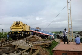 Bộ trưởng Thăng phê bình vụ “tàu khách đâm container“