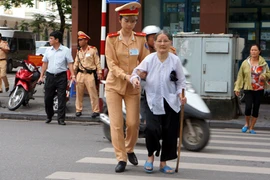 Hình ảnh đẹp của nữ CSGT Thủ đô