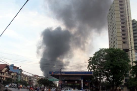 Kho hàng vừa bị lửa thiêu rụi lại cháy