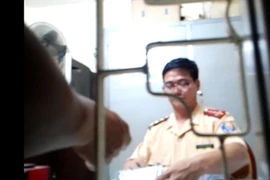 CSGT Hà Nội giăng bẫy “hành” dân?