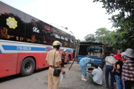 Xe khách CLC “nhốt” người cùng 90 con heo, chó