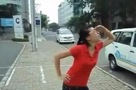 Ca khúc taxi “phiên bản đỏ choét“