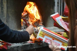 Tục đốt vàng mã không thuộc giáo lý nhà Phật 