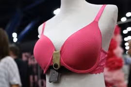 Áo ngực - “bao súng” bí mật