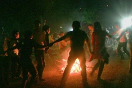 Gangnam Style “tra tấn” bản làng dân tộc Mai Châu